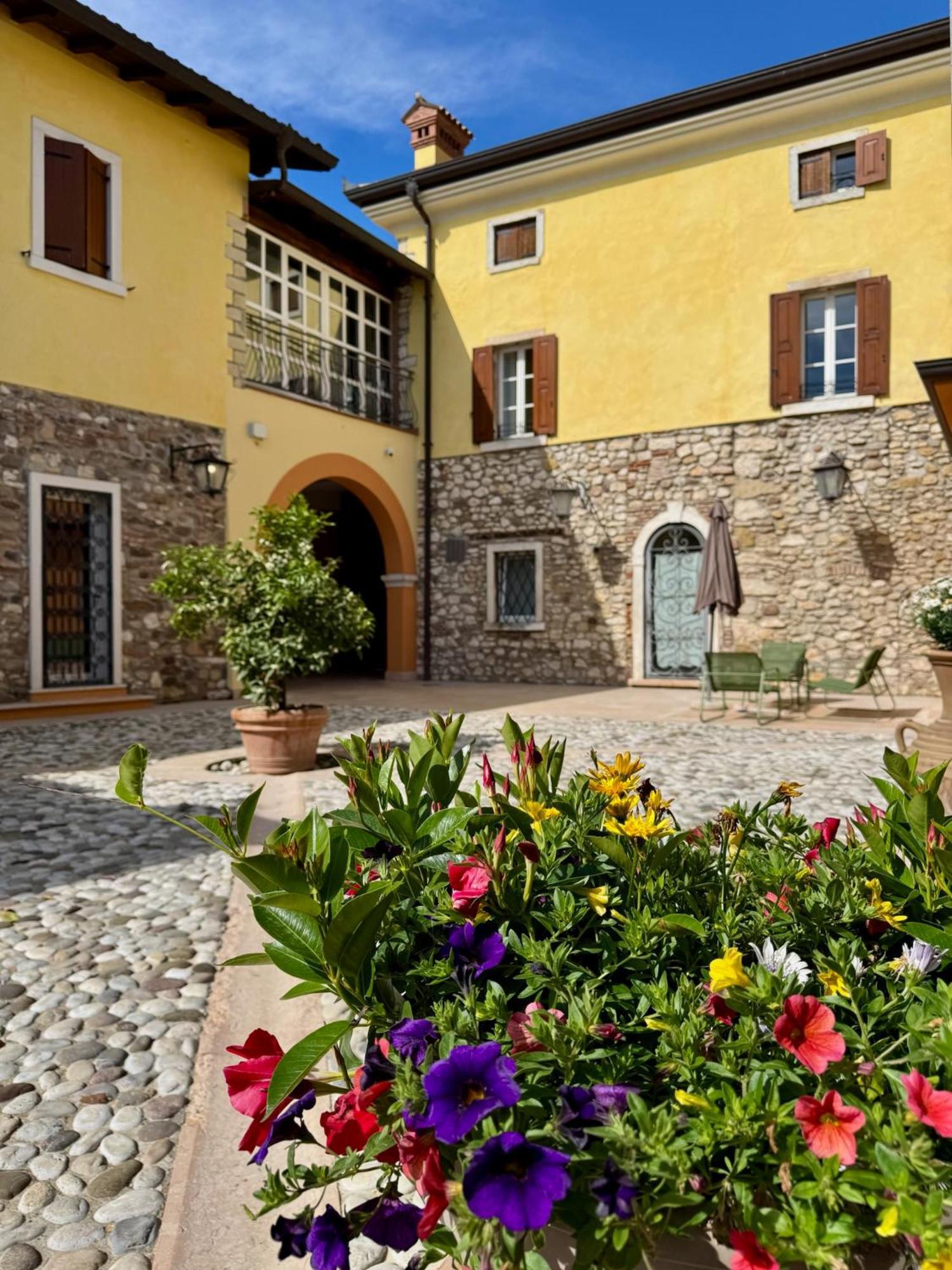 Corte Impero Hotel & Restaurant 아피 외부 사진
