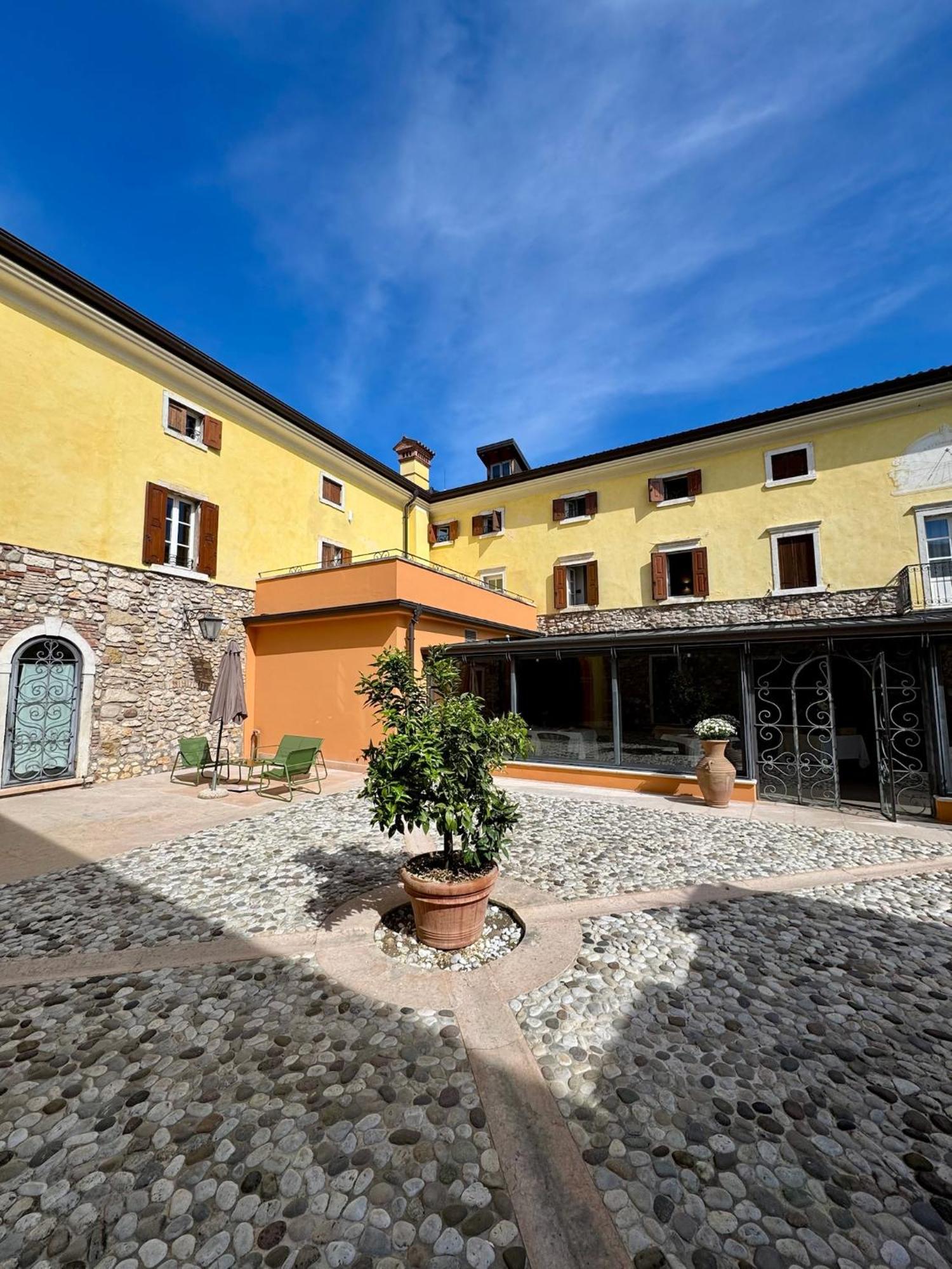 Corte Impero Hotel & Restaurant 아피 외부 사진