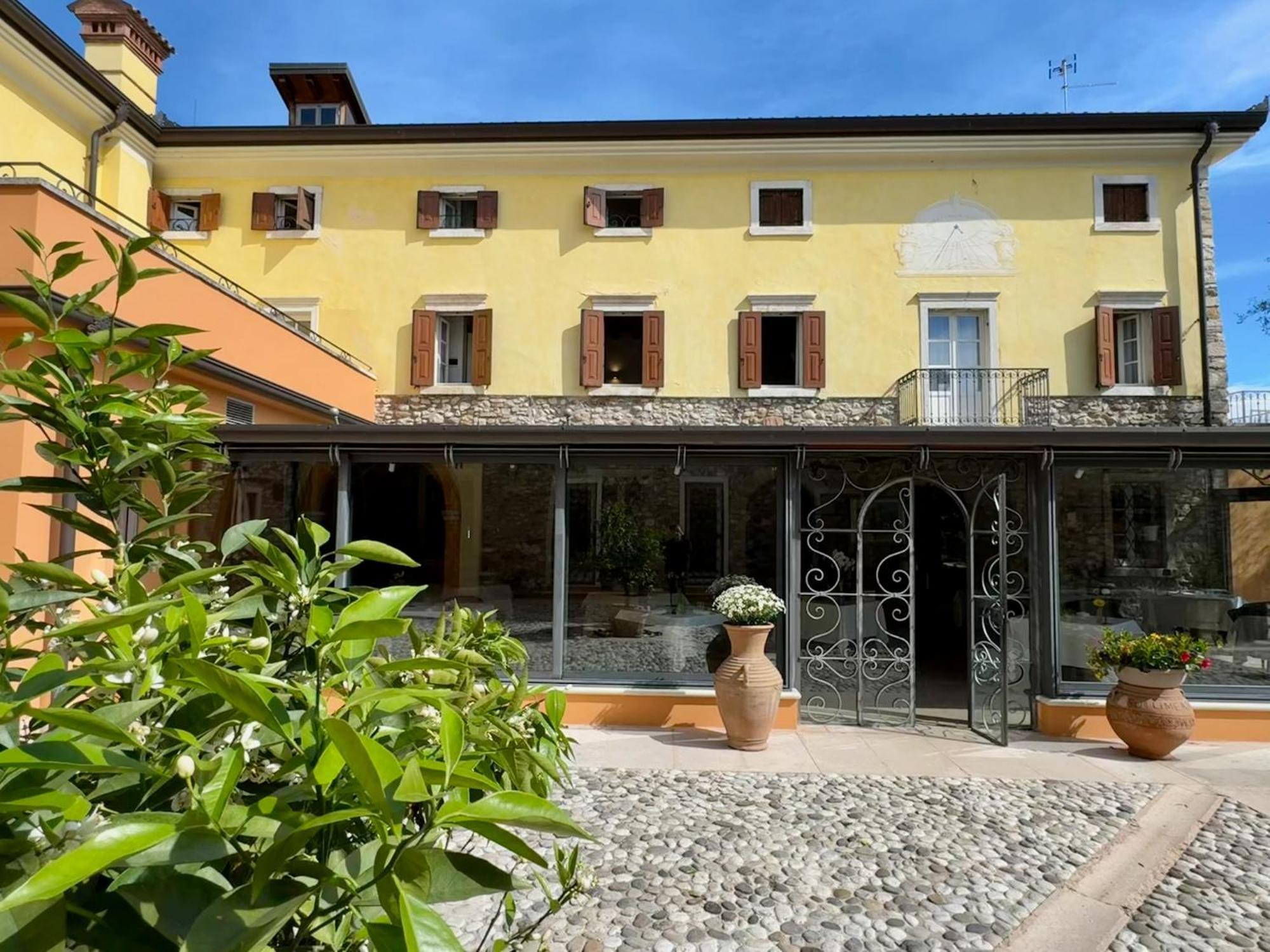 Corte Impero Hotel & Restaurant 아피 외부 사진